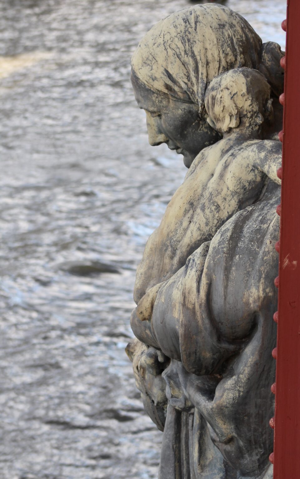 The Vauxhall Bridge statues Ebb & Flow